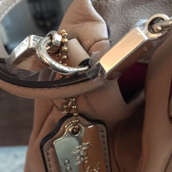 Gorgeous Coach Leather Bag, Tan, NWT, Retail $398 - Picture 5 of 13